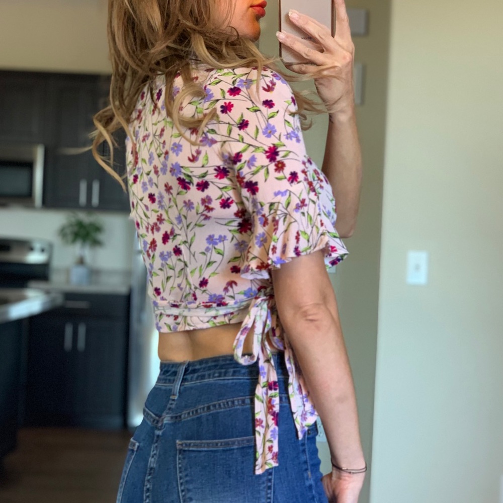 -Blush Floral Wrap Crop- - Picture 3 of 4